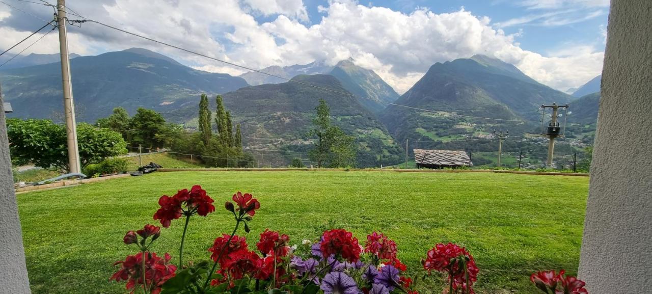 Lo Noyer Et Les Roses Saint Nicolas Exterior foto